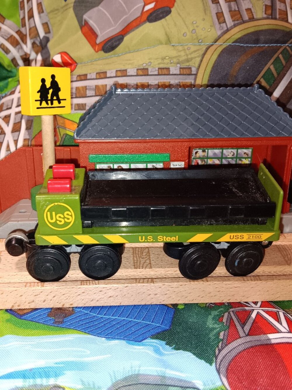 Lionel Wooden Railway Train Track USS Steele Pipe Car Thomas Compatible